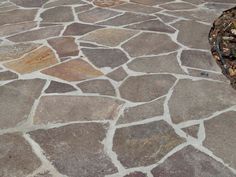 an image of a stone walkway that looks like it is made out of stones