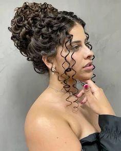 Curly Hair Updo For Prom, Wedding Hair Up Curly, Natural Curls Wedding Hair Half Up, Curly Hairstyles For Quinceanera, Formal Curly Hairstyles Natural Curls Prom, Wedding Hairstyle Curly, Prom Hair Curly, Straight Hairstyles Ideas, Xv Hair