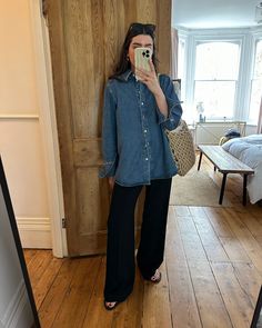 Everything I Wore This Week Denim Shirt Outfit, Street Wear Fashion, Outfit Denim, Oversized Denim Shirt, Fall Transition Outfits, Life Lately, New Garden, Transition Outfits, Black Trousers