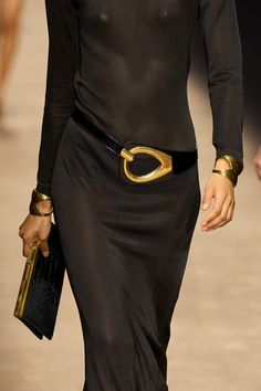 Tom Ford Spring 2024 Ready-to-Wear Collection Mode Hippie, Evening Outfits, Mode Inspiration, Gold Accents, Evening Wear, Tom Ford, Runway Fashion