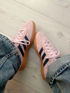 Pink And Navy Spezial Adidas, Navy Sambas, Sambas Pink, Adidas Shoes Outfit, Billie Concert, Navy Trainers, Digital Wardrobe, Samba Shoes, Look Adidas