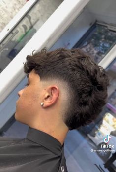 V Haircut For Men, Burst Fade Haircut Wavy Hair, Men’s Burst Fade Haircut, Men’s Hair Trends 2024, V Burst Fade, Low Burst Fade Haircut Mullet, Burst Fade With V, Mens Burst Fade, Burst Fade Short Hair