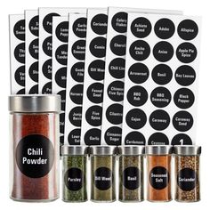 the chili powder and seasoning kit includes five different flavors, including one red pepper