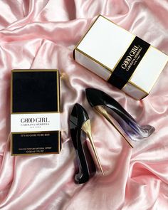 Good Girl Perfume, Parfum Chanel, Perfume Photography, Fragrances Perfume Woman, Perfume Collection Fragrance, Body Smells, Perfume Scents, Perfume Lover, Best Perfume