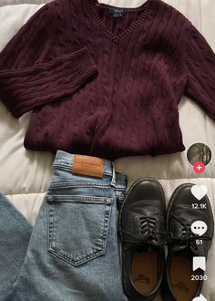 Dark Acedamia Core Outfit, Nature Tone Outfits, Autumn Sweater Outfit, School Clothes Aesthetic, Nerd Aesthetic Outfit, Outfits With Sweaters, Cold Weather Outfits For School, Cool Teacher Outfits, Sweaters Outfit