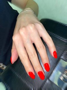 Oval Nails Big Hands, Ferrari Red Nails Short, Short Oval Red Nails, Short Round Red Nails, Round Red Nails, Oval Red Nails, Red Round Nails, Short Red Acrylic Nails