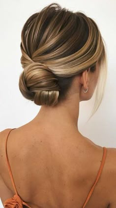 Low Bun Wedding Hair, Bun Wedding, Wedding Bun, Wedding Bun Hairstyles, Low Bun Hairstyles, Easy Bun Hairstyles, Best Wedding Hairstyles