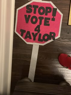 Diy Campaign Posters, Homecoming Campaign Treats Ideas, Cute Sga Posters, Running For Hoco Queen Posters, Posters For School Campaign, Campaign Posters For School, Canva Campaign Poster, Treasure Poster Ideas