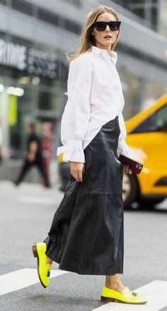 Leather Skirt Street Style, Olivia Palermo Outfit, September Outfits, Fashion Trend Forecast, Casual Glam, Modest Dresses Casual