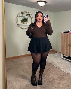 Instagram Plus Size Grunge Outfits, Feminine Aesthetic Outfits, Plus Size Grunge, Plus Size Winter Outfits, Plus Size Baddie Outfits, Bar Outfit, Fav Color, Chubby Fashion, Outfit Inspo Casual