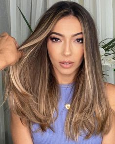 150% Blonde Balayage Ombré Lace Front Wig With Dark Brown Root - Etsy Highlights For Dark Brown Hair Balayage Low Lights Subtle Ombre, Light Brown Hair With Shadow Root, Blonde Ombre Balayage, Light Brunette, Subtle Balayage, Blond Balayage, Balayage Ombré, Ombre Lace Front, Dye Hair