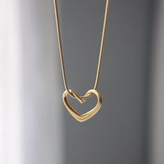 Two Ring Necklace, Minimalist Gold Pendant, Minimal Gold Pendant, Gold Heart Pendant Necklace, Gold Pendants Women, Gold Necklace Designs Simple, Pendant Gold Design, Neckless Gold, Gold Simple Necklace