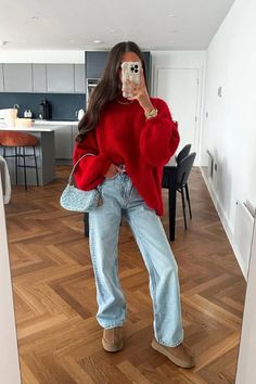 Red Pullover Outfit, Red Jumper Outfit, Chic Christmas Outfit, Red Sweater Outfit, Christmas Sweater Outfits, Knit Sweater Outfit, Pullovers Outfit, Oversize Pullover, Winter Fashion Outfits Casual