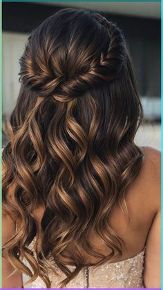 Cute Hairstyles For Long Hair For A Dance, Prom Hair Curly Down, Prom Dance Hairstyles, Prom Hair Ideas For Long Hair, Curly Hair Styles For Prom, Prom Curly Hairstyles, Long Curly Hairstyles Natural, Prom Hairstyles For Curly Hair, Hairstyles Birthday