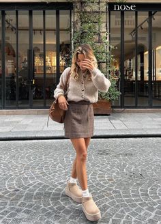 Tasmania Outfit, Ugg Boots With Socks, Uggs Skirt Outfit, Ugg Skirt Outfit, High Uggs Outfit, Uggs With Skirt, Plaid Skirt Fall Outfit, Work Outfit Fall, Cozy Sweater Outfits