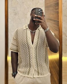 Hawaiian Outfit Ideas For Men, Crochet Male Shirt, Men Crochet Outfits, Men Crochet Ideas, Vacation Outfits Black Men, Mens Holiday Outfits, Polo Shirt Outfits, Crochet Men, Black Men Fashion Casual