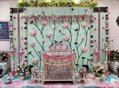 Backdrop For Housewarming, Half Saree Backdrop Decoration, Traditional Backdrop Decoration Indian, Housewarming Photo Booth Backdrop Ideas, Indian Backdrop Ideas, Flower Decoration Ideas At Home, Simple Flower Decoration, Puja Mandap