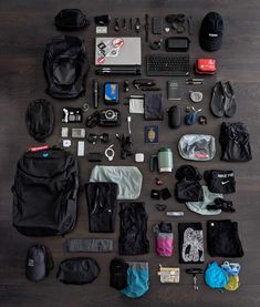 Mochila Edc, Smartphone Filmmaking, What's In My Backpack, Edc Backpack, Everyday Bag Essentials, Everyday Carry Bag, Have More Energy, Backpack Essentials, School Bag Essentials