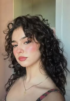 Curly Hair Aesthetic Hairstyles, Hispanic Curly Hair, Curly Hair Cut, Perfect Curly Hair, Curly Black Hair, Natural Curly Hair, Black Curly Hair