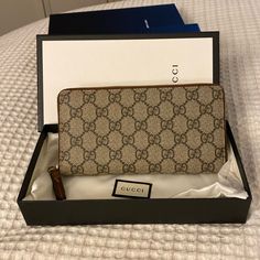 Rare Find ! New With Everything! Zip Around 12 Card Slot And A Really Well Done Wallet. I Never Used And Bought At Saks Nyc Flora Print, Bags Gucci, Red Wallet, Gucci Marmont, Gucci Gg Marmont, Card Case Wallet, Short Wallet, Gucci Wallet, Well Done