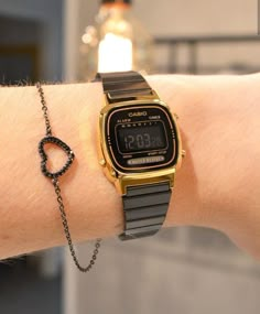 Trendy Watches Women, Trendy Watches Women Fashion, Casio Vintage Watch, Trendy Watches, Modern Gold Jewelry, Accesories Jewelry, Watches Women