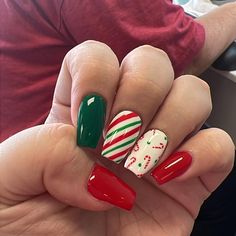 Holiday Nails For Kids, Christmas Skittle Nails, Holiday Dip Nails, Teacher Nail Art, Gel Nails Diy, Christmas Nail Art Designs, Cute Nail Art Designs