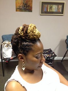 pinup loc Pin Up Hairstyles, Hair Images, Loc Styles, Body Hair, Natural Body, Side View, Up Hairstyles, Locs