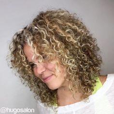 Permed Blonde Bob With Highlights Brunette Ash, Ash Highlights, Curly Brunette, Curly Perm, Blonde Balayage Bob, Spiral Perm, Curly Hair Problems, Wavy Bob Hairstyles