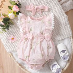 Baby Clothes Pink, Summer Baby Outfits, Pink Baby Clothes, Baby Designer Clothes, Baby Pink Clothes, Luxury Baby Clothes, Summer Bodysuits, Sweet Clothes