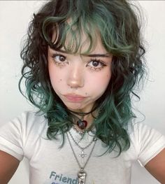 Hairstyle Cute, Dyed Curly Hair, Aesthetic Brown, Hairstyle Inspo, Haircut Hairstyle, Brown And Green, Green Ombre