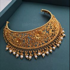 Jewellery Design For Wedding, Bridal Gold Choker Designs, Neck Less Design Gold Jewellery, Gold Bridal Necklace Indian, Choker Necklace Designs In Gold, Good Necklace Jewellery, Chokar Set Handmade Gold, Gold Bridal Earrings Indian, Gold Jewels Design Indian