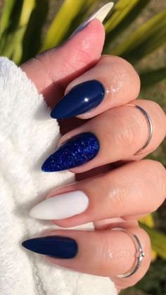 Blue And White Nails, Chic Nails, Nail Polishes, Stiletto Nails, Perfect Nails, Nude Nails, Nail Designer