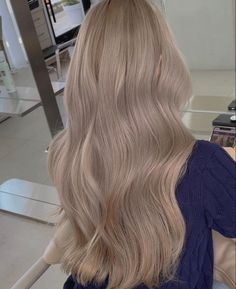 Beige Cool Blonde Hair, Neutral Cool Blonde Hair, 7 Ash Hair Color, Warm Blonde To Cool Blonde, Solid Light Blonde Hair, Smoky Beige Hair Color, Milk Tea Beige Hair Color Korean, Silver Beige Hair, Ashy Light Blonde Hair