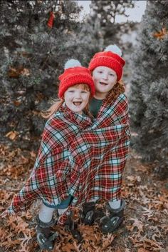 Outdoor Christmas Pictures, Sibling Christmas Pictures, Christmas Tree Farm Pictures, Tree Farm Pictures, Christmas Photoshoot Kids, Outdoor Christmas Photos, Tree Farm Photo Shoot, Christmas Pictures Kids, Christmas Tree Farm Photo Shoot