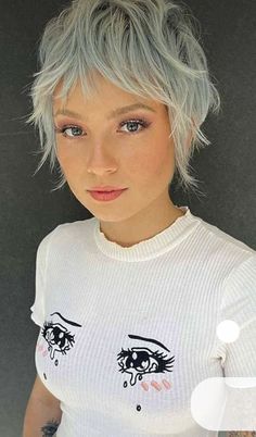 Layered Hair Ideas, Short Layered Hair, Shaggy Pixie, New Hair Do, Short Hair Images, Grey Hair Inspiration, A Hairstyle, Hair With Layers, Short Hairdos