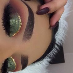 Lashes Ideas, Carnaval Make-up, Green Eye Makeup, Green Makeup, Green Eye, Green Eyeshadow, Makeup Eye Looks, Make Up Looks, Holiday Makeup