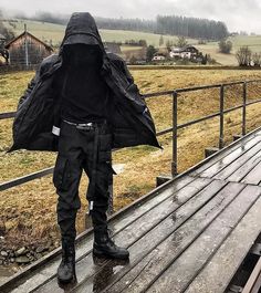 Utilitarian Fashion, Mens Techwear, Techwear Men, Tech Wear Fashion, Techwear Outfits, Techwear Fashion, Tactical Wear, Black Everything, All Black Everything