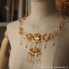 J Necklace, Korean Accessories, Sabyasachi Jewellery, Asian Jewelry, Korean Jewelry, Chinese Hairstyle