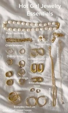 Capsule Wardrobe Jewelry, Types Of Jewelry, Fashion Vocabulary, Gold Jewelry Sets