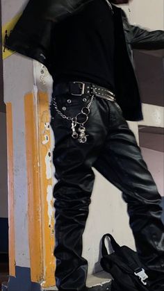 Punk Rock Guy Aesthetic, Punk Aesthetic Clothes Men, Chains Men Outfit, Punk Men Aesthetic, Men’s Metal Fashion, Punk Rock Guy Outfits, Metalhead Aesthetic Outfit Men, 90s Grunge Fashion Punk Men, Rocker Outfit Men Punk Rock