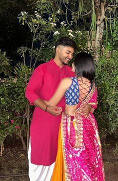 Asthetic Pose Couple, Dandiya Photo Ideas, Dandiya Photo Pose, Dandiya Night Pics