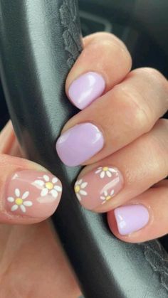 Simple Spring Nails Short Casual, Square Acrylic Nails Lavender, Maine Nails, Lavender Nails With Flowers, Glitter Fingernails, Scarlett Nails, Natural Short Nails Ideas, Uñas Aesthetic