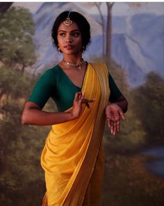 Dark Skin Indian Woman, Dhoni Portrait, Kerala Aesthetic, Tamil Women, Skin Tone Dress, Tamil Culture, Saree Drapes, Desi Aesthetics, Saree Blouse Styles