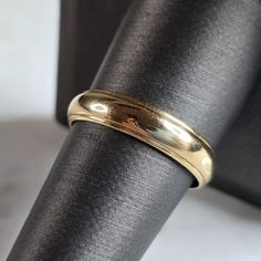 A Mens Vintage Estate 14k Yellow Gold Band Wedding Ring. The Ring Weighs 4.3g And Is A Size 9.5. The Width Of The Ring Measures 3/16". Any Questions Please Do Not Hesitate To Ask. Be Sure To Check Out Some Of Our Other Great Pieces Of Jewelry For Sale. Cheap Vintage Gold Men's Ring, Brass Mens Wedding Band, Luxury Vintage Hallmarked Men's Ring, Cheap Men's Yellow Gold Ring, Luxury Hammered Gold Men's Ring, Gold Band Wedding Ring, Mens Accessories Jewelry, Gold Bands, Vintage Men