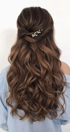 Have the sudden urge to curl your hair? You don't need a special occasion or reason to try out these hairstyles at home. Fall Wedding Hairstyles, Bridal Hair Inspiration, Easy Hairstyles For Medium Hair, Bride Inspiration, Wedding Updo, Wedding Hairstyles For Long Hair, Quick Hairstyles, Wedding Hair And Makeup