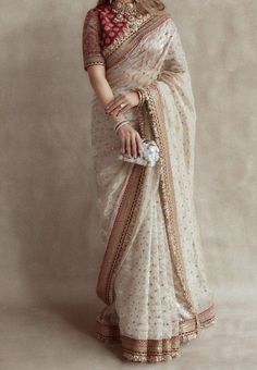 Sari Design, Fashionable Saree Blouse Designs, Fancy Sarees Party Wear, Indian Saree Blouses Designs, Chique Outfits, Indian Fashion Saree, Saree Designs Party Wear