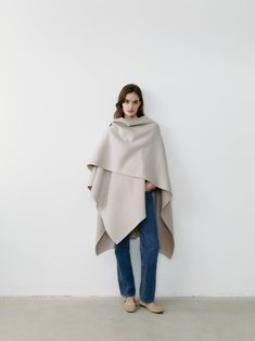 Indulge in luxury with our cashmere cape crafted in our signature double faced fabric. The perfect piece to transition your wardrobe with this season. Layer over our silk essentials, paired with our denim and ballet flats for an effortless work to weekend look. Boyfriend Coat, Cashmere Cape, Classic Coats, Summer Scarves, Knitwear Tops, Ballet Flats, Outerwear Jackets, Cape, Dress Accessories