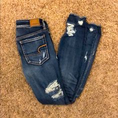 American Eagle Size 2 Next Level Stretch Jegging Crop Cool Torn Nwt Jean Fashion, Jeans American Eagle, Low Rise Jeans, American Eagle Outfitters Jeans, Ripped Jeans, Jeans Style, Jeggings, Next Level, Fashion Ideas