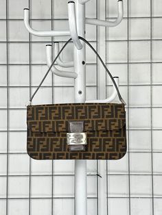 Fendi zucca baguette brown Period: 2000s Made in Italy Condition: Excellent   Height: 17 cm   Width: 30 cm   Depth: 7 cm   Drop: 19 cm Fendi Zucca Baguette, Fendi Baguette, The Netherlands, Purses And Handbags, Shoulder Bags, Fendi, In Italy, Shoulder Bag, Purses And Bags