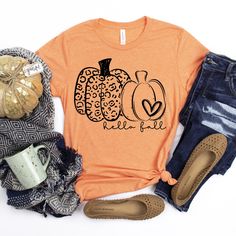 Leopard Halloween, Fall Tee Shirts, Leopard Pumpkin, Cute Shirt Designs, Fall Tee, Vinyl Shirts, Pumpkin Shirt, Hello Fall, Fall Shirt